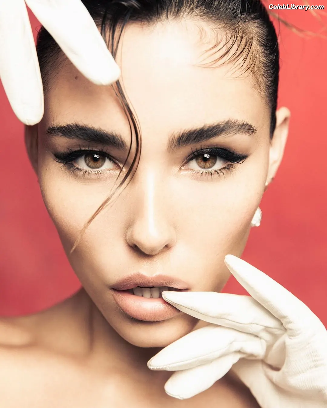 Madison Beer photo 19 of 3490