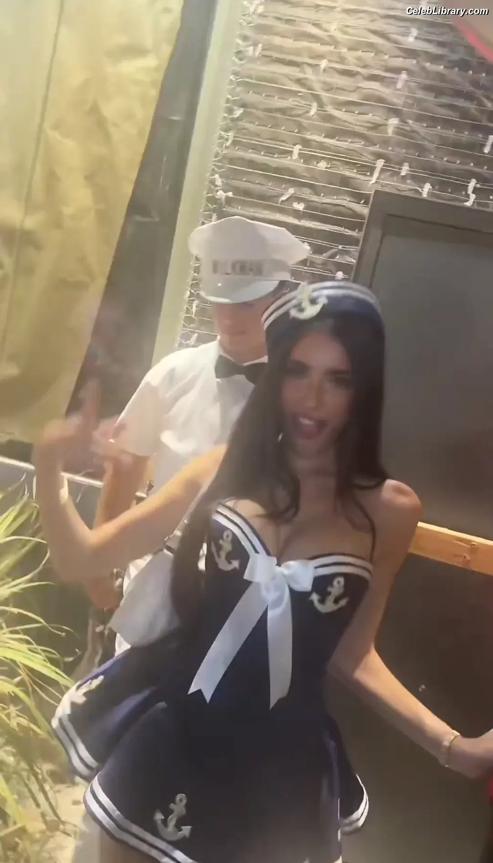 Madison Beer photo 1 of 3490