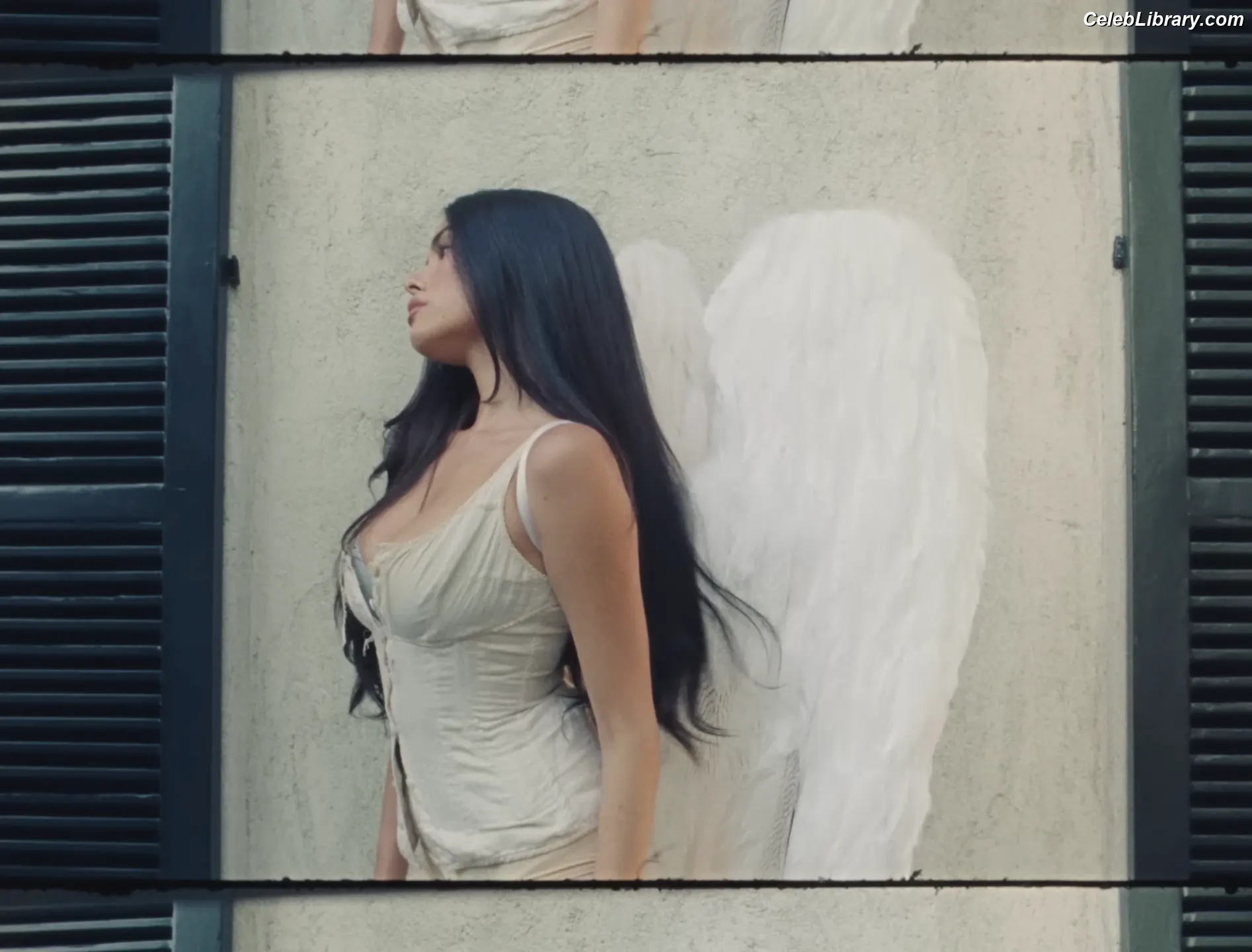 Madison Beer photo 16 of 3490