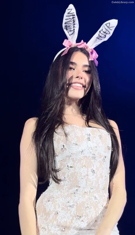 Madison Beer photo 4 of 3479