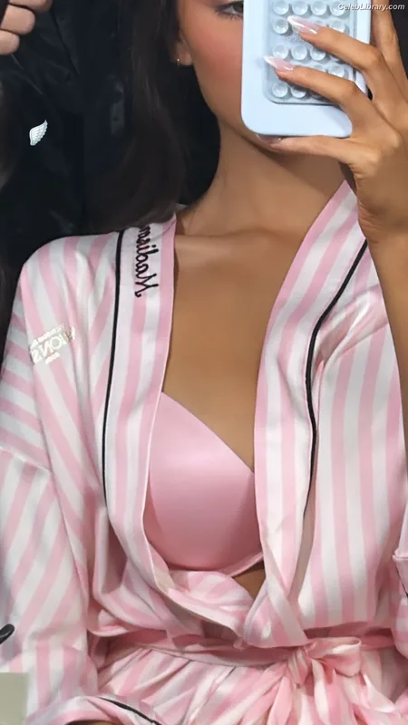Madison Beer photo 12 of 3479