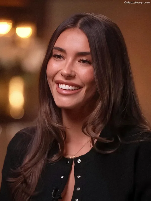 Madison Beer photo 18 of 3479