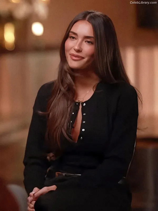 Madison Beer photo 21 of 3479