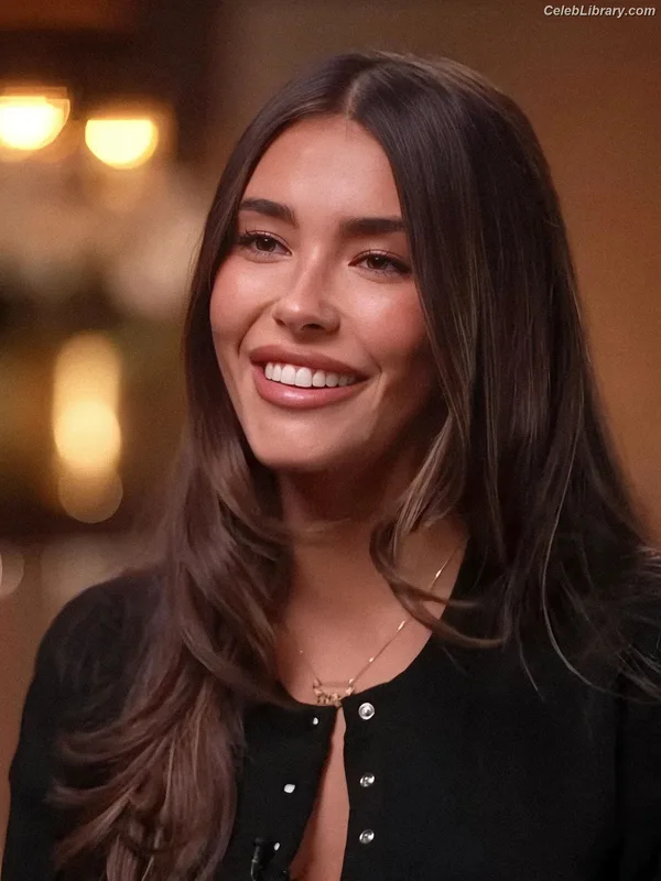 Madison Beer photo 22 of 3479