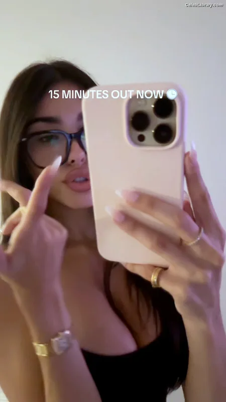 Madison Beer photo 22 of 3479