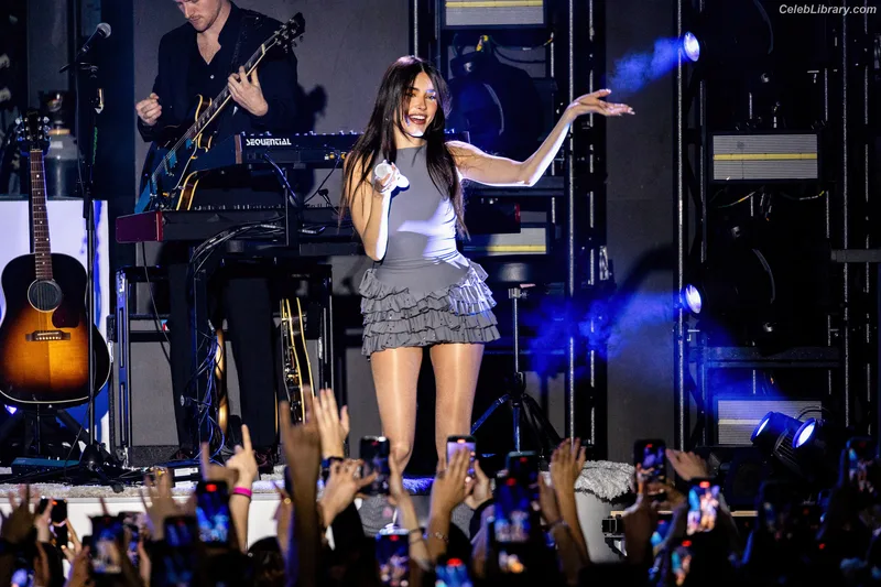 Madison Beer photo 13 of 3479