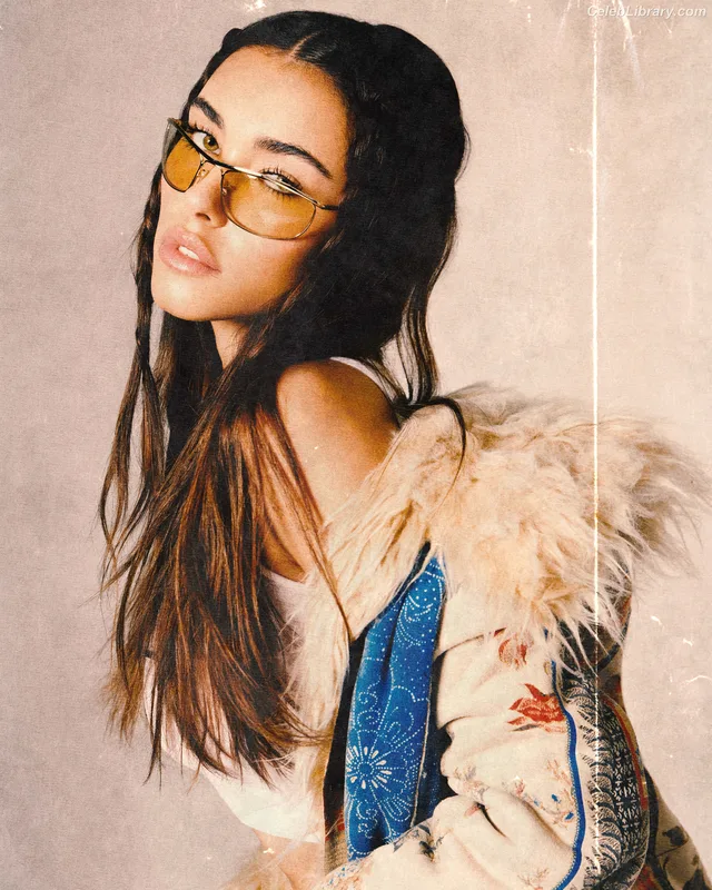 Madison Beer photo 12 of 3479