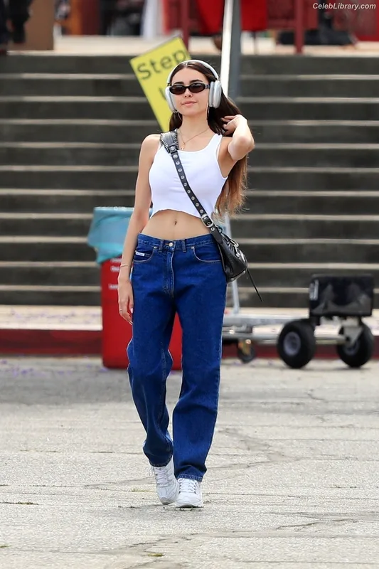 Madison Beer photo 5 of 3479