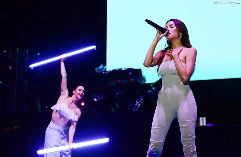 Madison Beer photo 4 of 3479