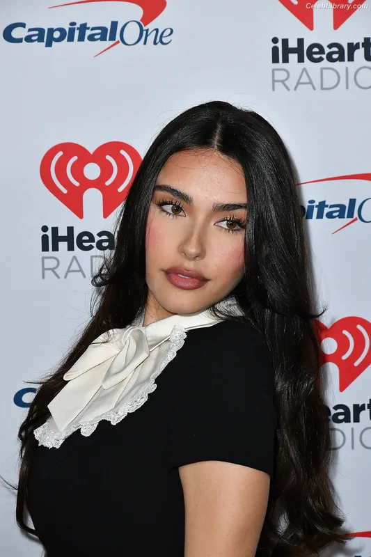 Madison Beer photo 7 of 3479