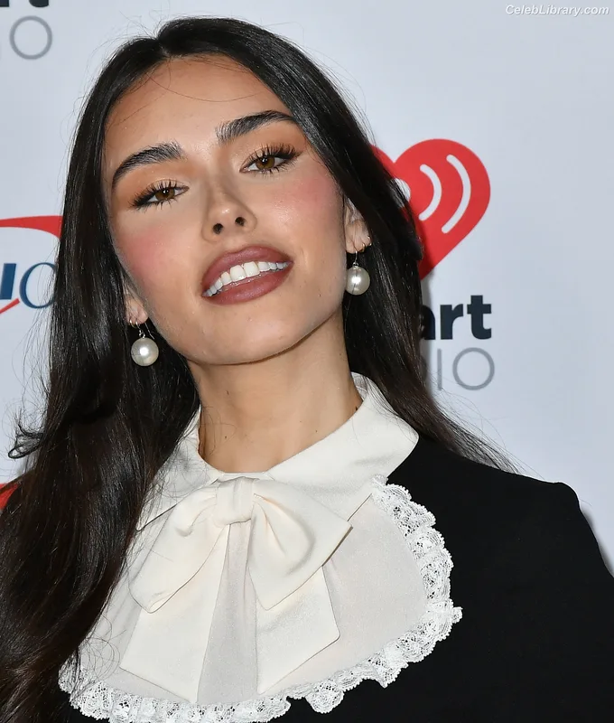 Madison Beer photo 11 of 3479