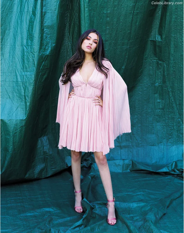 Madison Beer photo 15 of 3479