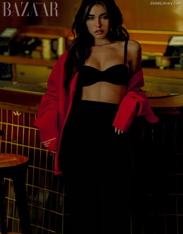 Madison Beer photo 2 of 3479