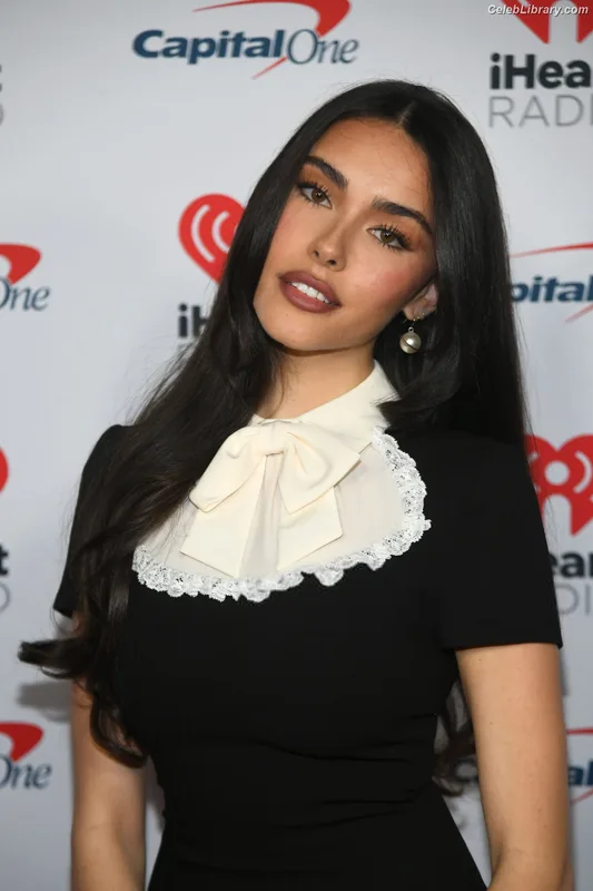 Madison Beer photo 24 of 3479