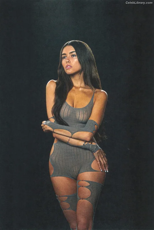 Madison Beer photo 16 of 3479