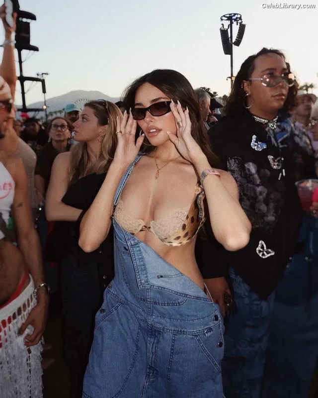 Madison Beer photo 5 of 3479