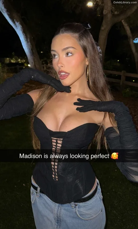 Madison Beer photo 13 of 3479