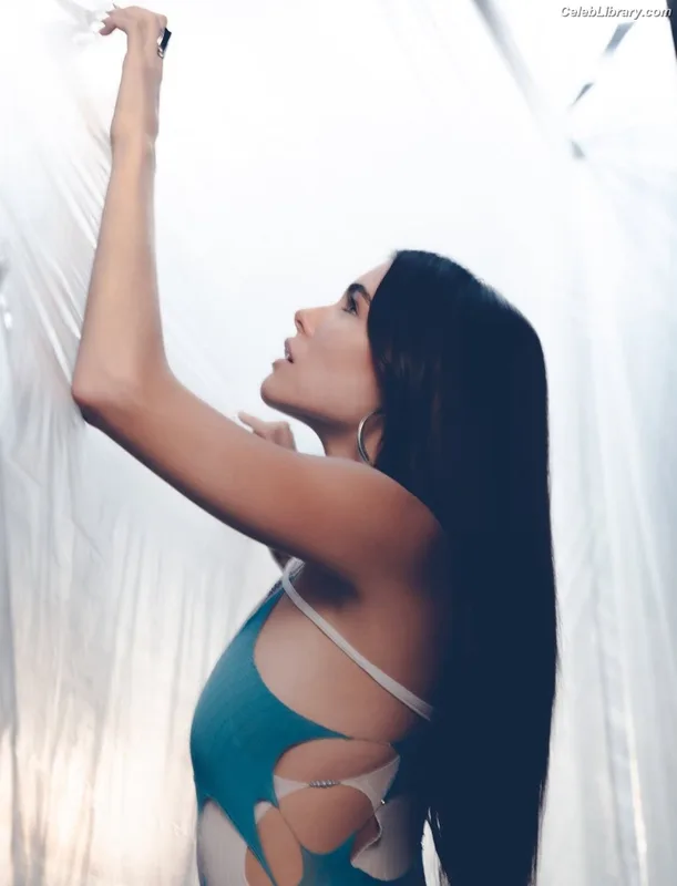 Madison Beer photo 16 of 3479