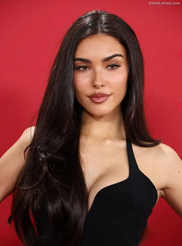 Madison Beer photo 8 of 3479