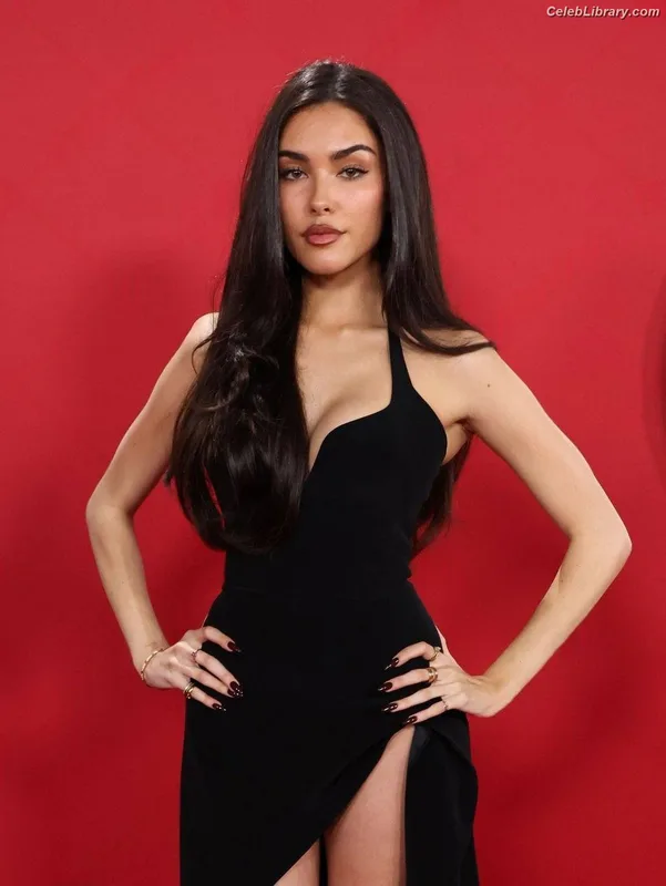 Madison Beer photo 9 of 3479