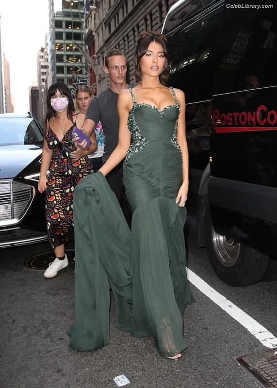 Madison Beer photo 5 of 3479