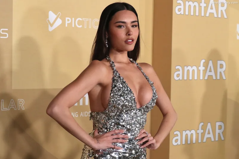 Madison Beer photo 11 of 3479