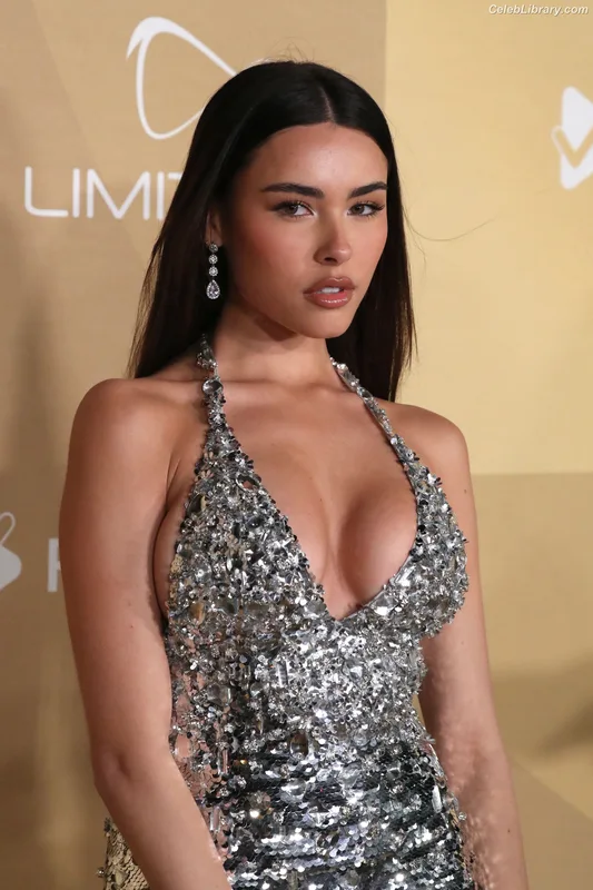 Madison Beer photo 12 of 3479