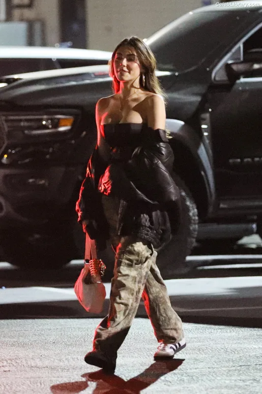 Madison Beer photo 2 of 3479