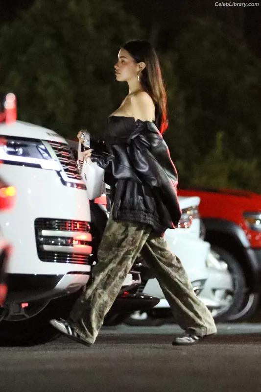 Madison Beer photo 4 of 3479