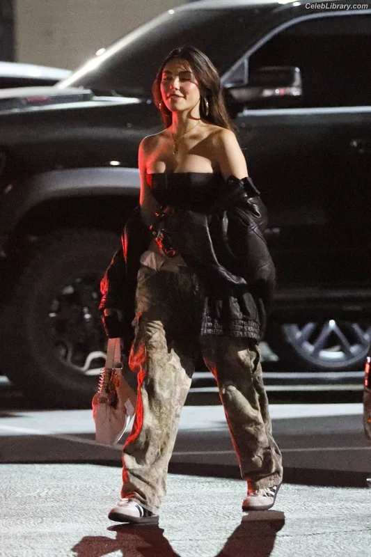 Madison Beer photo 10 of 3479