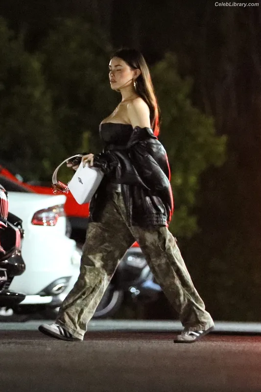 Madison Beer photo 14 of 3479