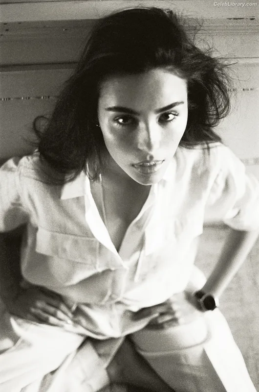 Madison Beer photo 17 of 3479
