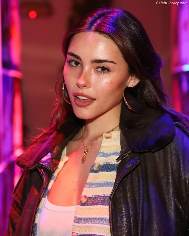 Madison Beer photo 4 of 3479