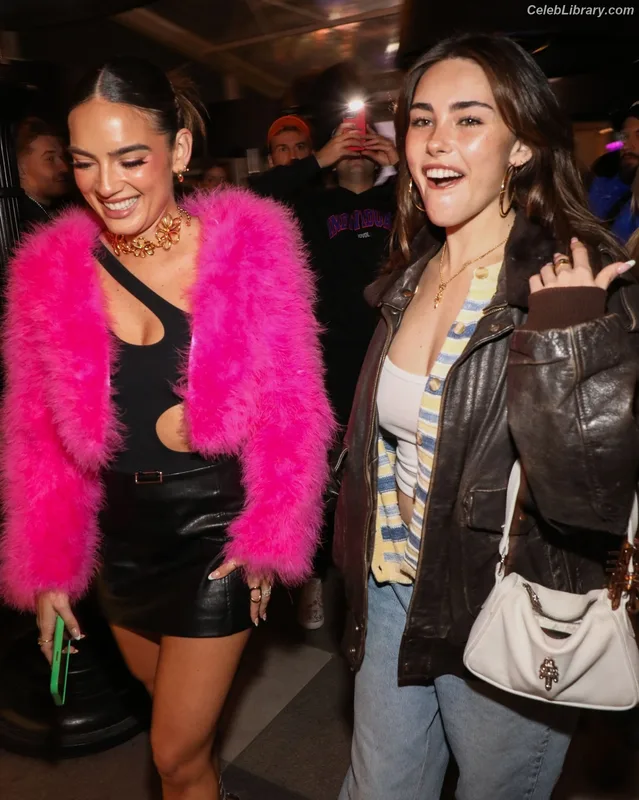 Madison Beer photo 7 of 3479