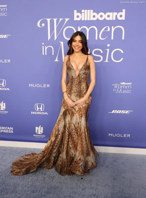 Madison Beer photo 13 of 3479