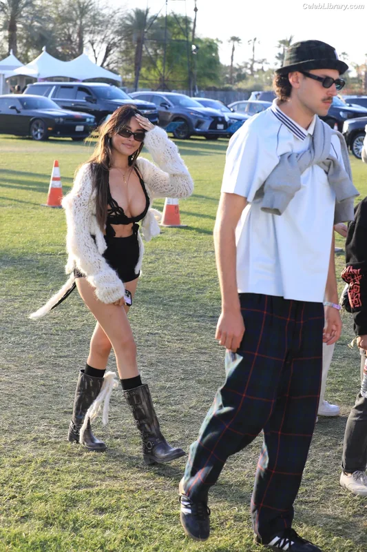 Madison Beer photo 8 of 3479