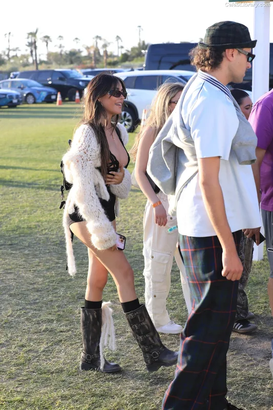 Madison Beer photo 14 of 3479