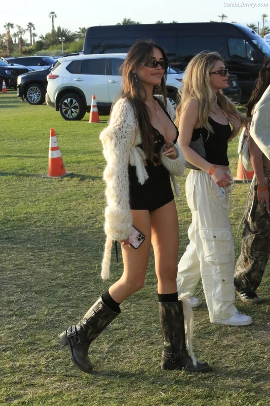 Madison Beer photo 7 of 3479