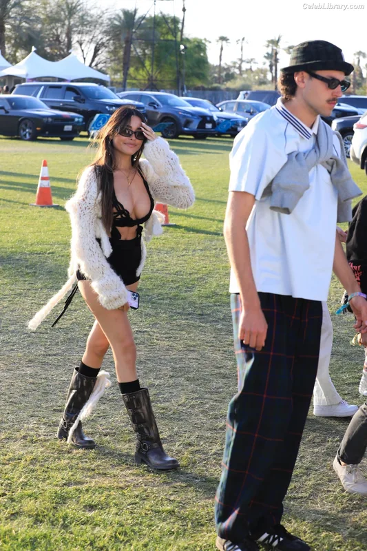 Madison Beer photo 19 of 3479