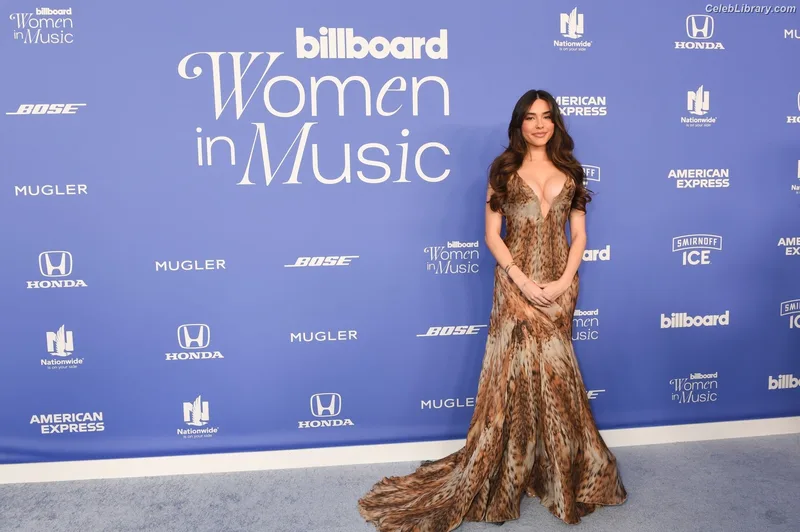 Madison Beer photo 20 of 3479