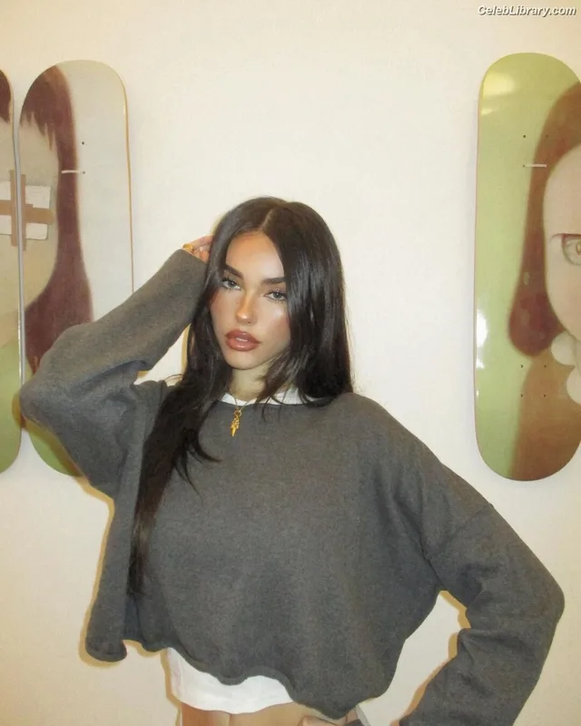 Madison Beer photo 23 of 3479