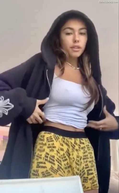 Madison Beer photo 6 of 3479