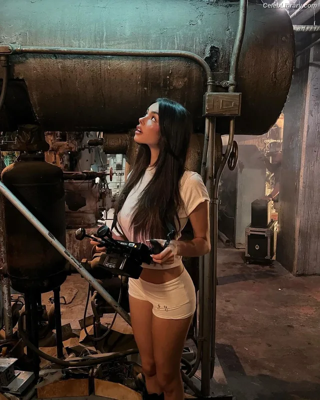 Madison Beer photo 8 of 3479