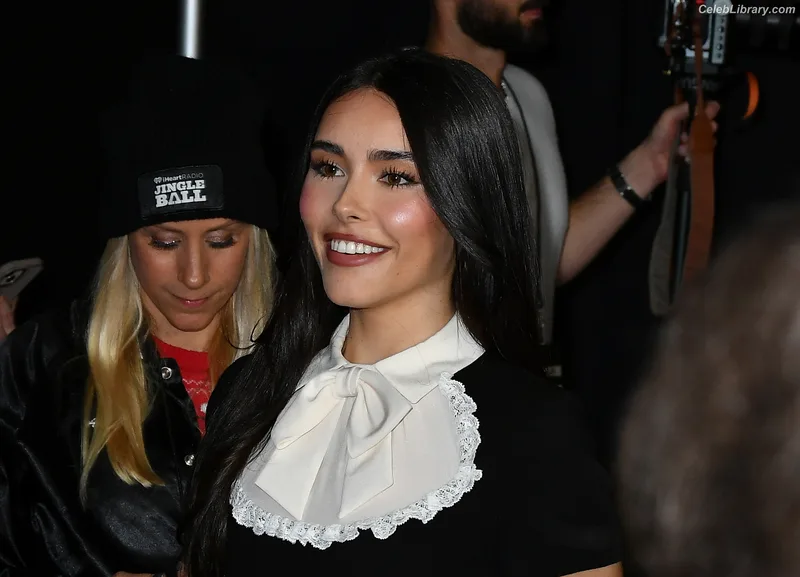 Madison Beer photo 14 of 3479