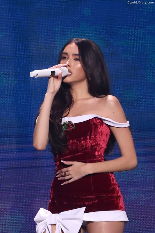 Madison Beer photo 15 of 3479
