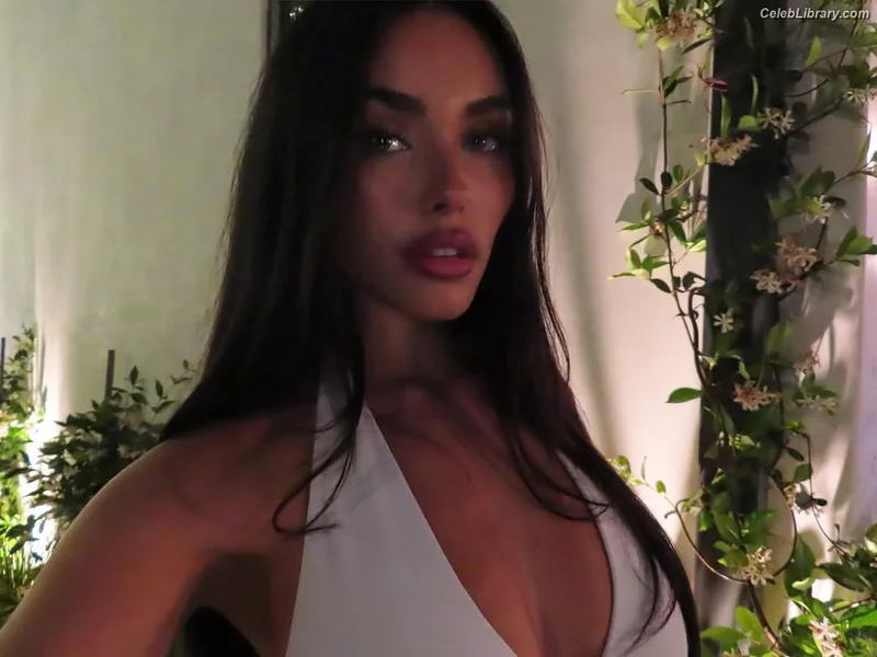 Madison Beer photo 13 of 3479
