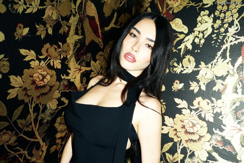 Madison Beer photo 4 of 3479