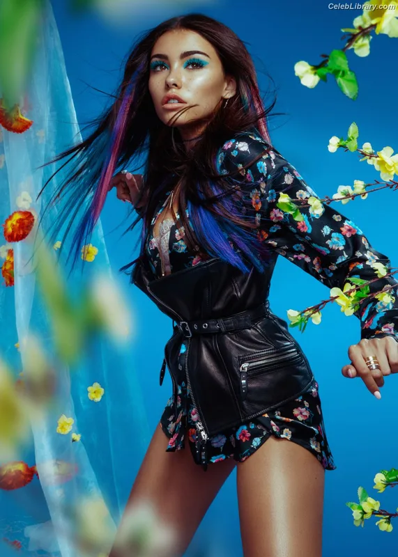 Madison Beer photo 12 of 3479
