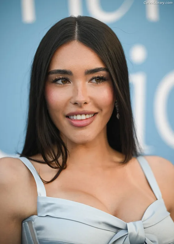 Madison Beer photo 19 of 3479