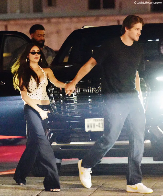 Madison Beer photo 11 of 3479